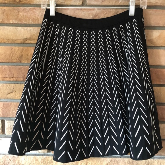 Forever New reversable skirt size Small - Picture 2 of 6